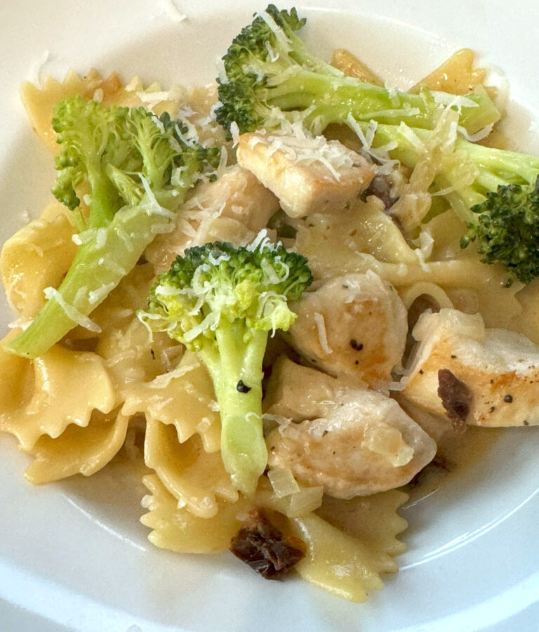 Easy and Delicious Skillet Chicken, Broccoli and Pasta  Dinner