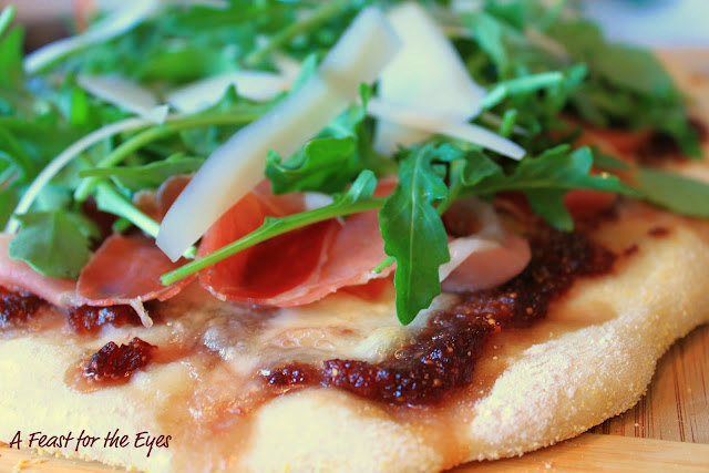 Fig-Prosciutto Pizza with Arugula-image