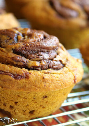 Self-Frosting Pumpkin Nutella Muffins for Fall