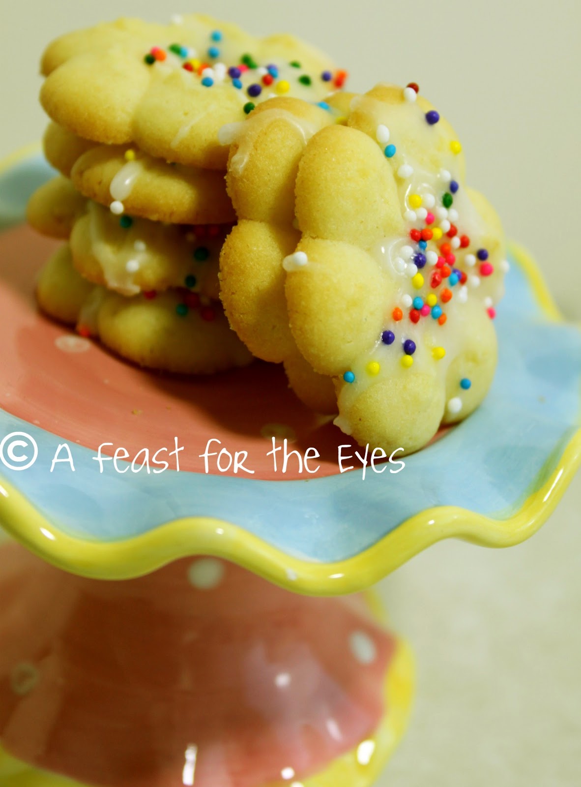 Carrot Cake Easter Spritz Cookies – Cream Cheese Icing Sandwich Option! –  creative cookie press