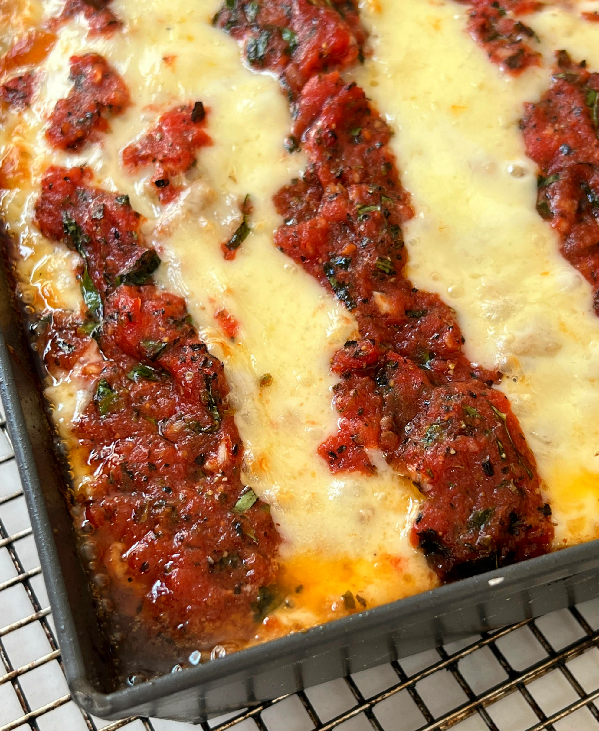 homemade] Detroit style pizza made in a 9x12 baking pan : r/food