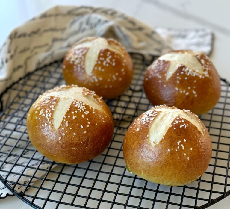 Perfectly baked Pretzel Bunds